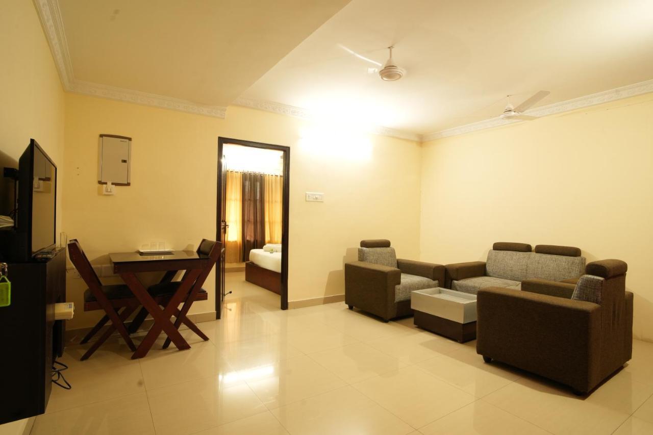 K V Suites Kochi Exterior photo